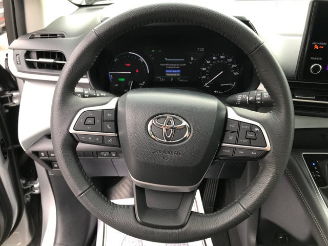 2025 Toyota Sienna XLE