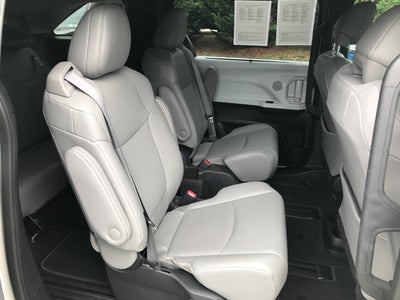 2025 Toyota Sienna XLE