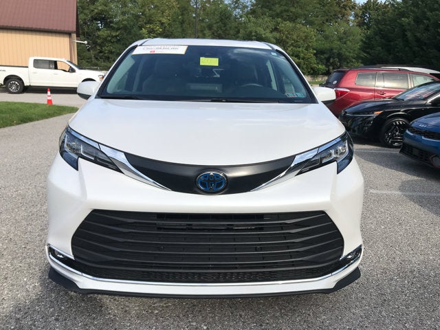 2023 Toyota Sienna XLE
