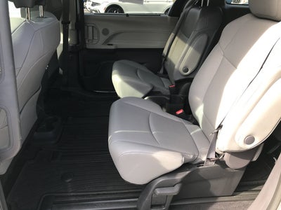 2023 Toyota Sienna XLE