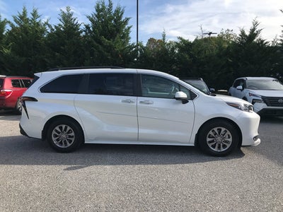 2023 Toyota Sienna XLE