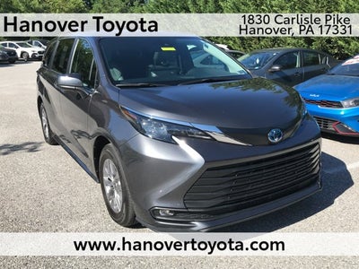 2025 Toyota Sienna XLE