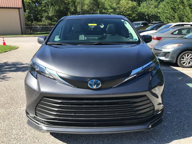 2025 Toyota Sienna XLE