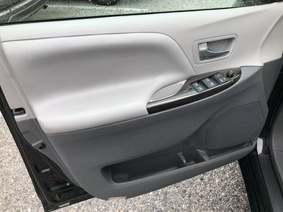 2017 Toyota Sienna XLE