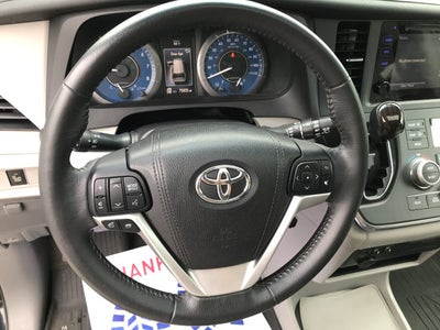 2017 Toyota Sienna XLE