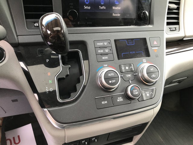 2017 Toyota Sienna XLE