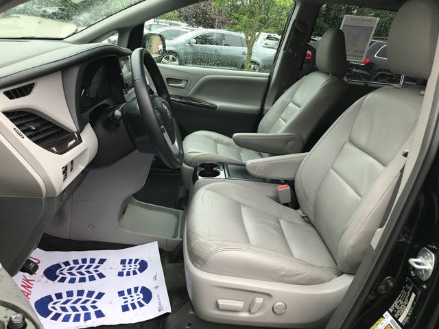 2017 Toyota Sienna XLE