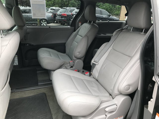 2017 Toyota Sienna XLE