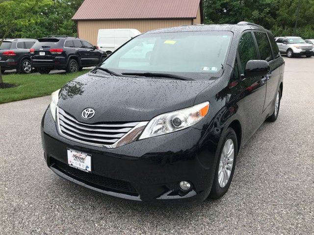 2017 Toyota Sienna XLE