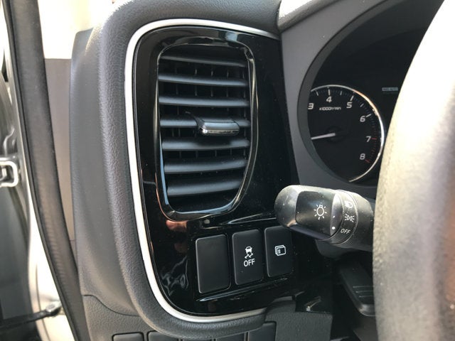 2018 Mitsubishi Outlander ES