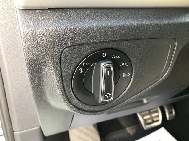 2023 Volkswagen Atlas Cross Sport 3.6L V6 SEL Premium R-Line