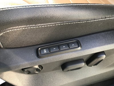 2023 Volkswagen Atlas Cross Sport 3.6L V6 SEL Premium R-Line