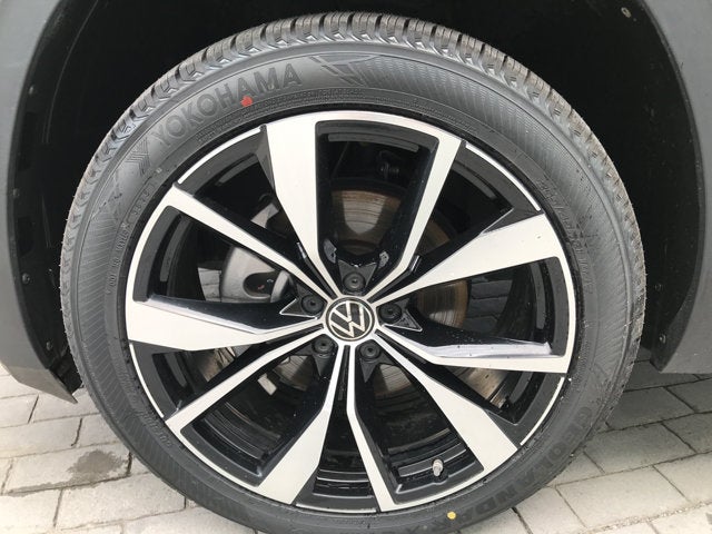 2024 Volkswagen Atlas Cross Sport 2.0T SEL Premium R-Line