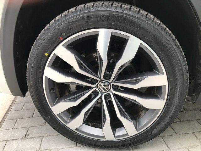 2023 Volkswagen Atlas Cross Sport 3.6L V6 SEL Premium R-Line