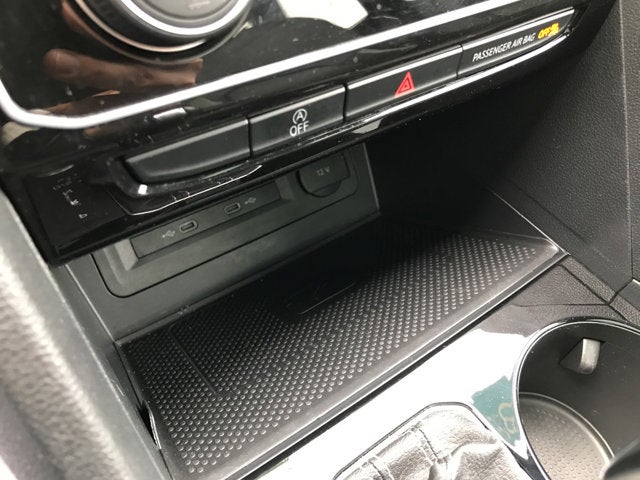 2023 Volkswagen Atlas Cross Sport 3.6L V6 SEL Premium R-Line