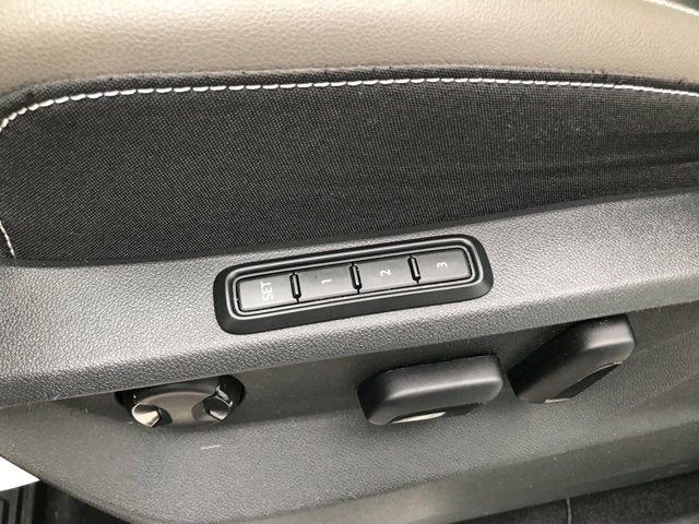 2023 Volkswagen Atlas Cross Sport 3.6L V6 SEL Premium R-Line