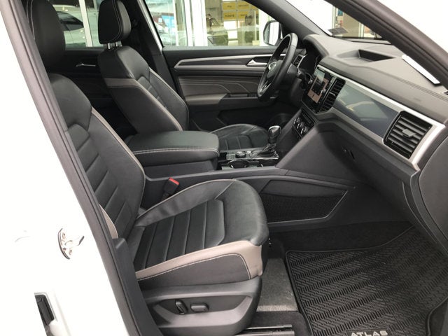 2023 Volkswagen Atlas Cross Sport 3.6L V6 SEL Premium R-Line