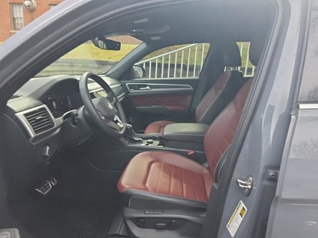 2023 Volkswagen Atlas Cross Sport 3.6L V6 SEL Premium R-Line