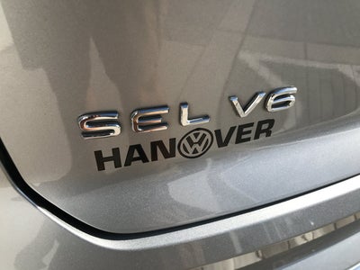 2023 Volkswagen Atlas Cross Sport 3.6L V6 SEL Premium R-Line