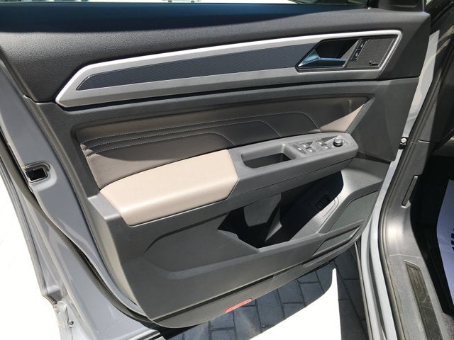 2023 Volkswagen Atlas Cross Sport 3.6L V6 SEL Premium R-Line
