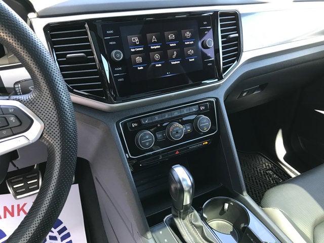 2023 Volkswagen Atlas Cross Sport 3.6L V6 SEL Premium R-Line