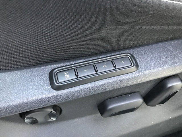 2022 Volkswagen Atlas 3.6L V6 SEL Premium R-Line