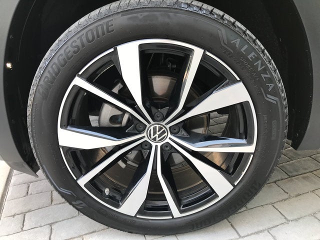 2025 Volkswagen Atlas 2.0T SEL Premium R-Line