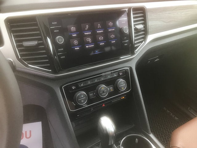 2023 Volkswagen Atlas 3.6L V6 SE w/Technology
