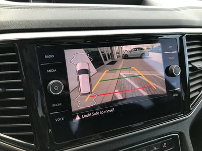 2022 Volkswagen Atlas 3.6L V6 SE w/Technology