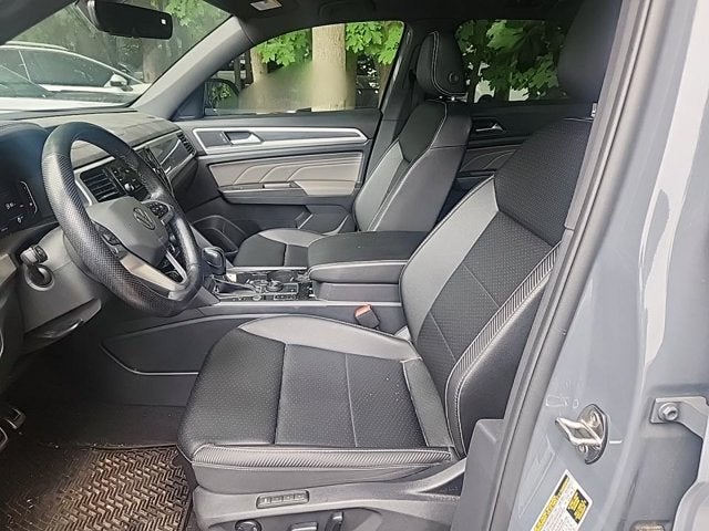 2023 Volkswagen Atlas Cross Sport 3.6L V6 SEL R-Line Black