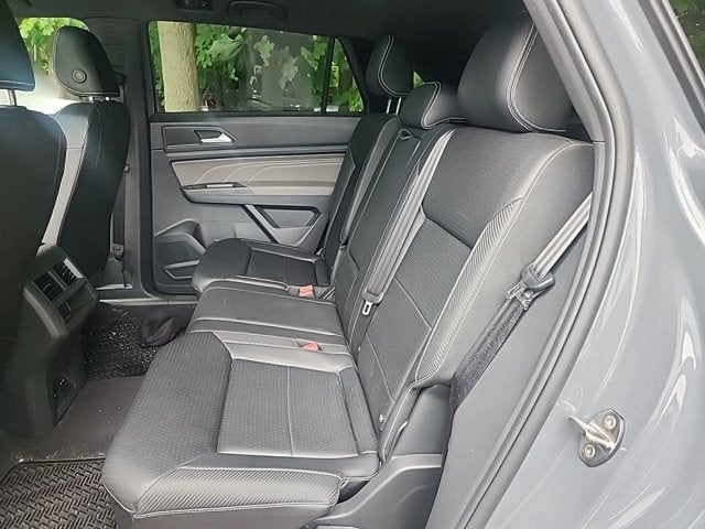 2023 Volkswagen Atlas Cross Sport 3.6L V6 SEL R-Line Black