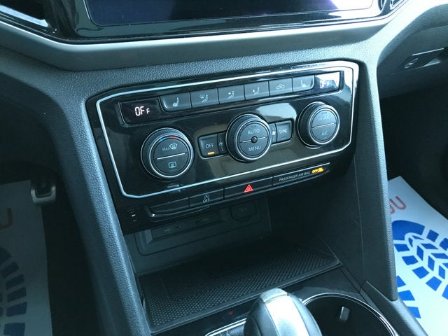 2022 Volkswagen Atlas Cross Sport 3.6L V6 SEL R-Line