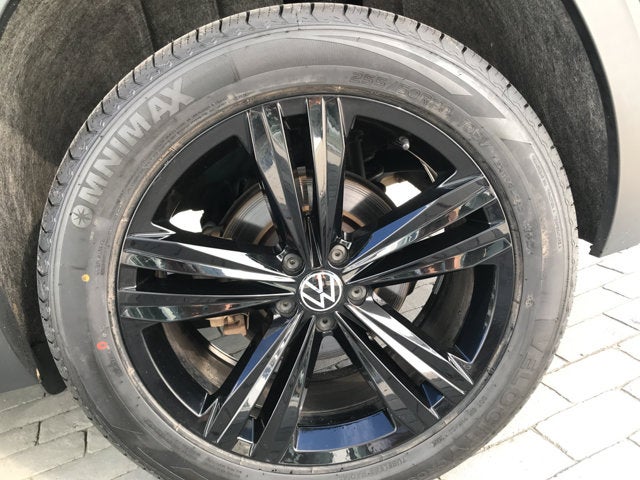 2023 Volkswagen Atlas 3.6L V6 SEL R-Line Black