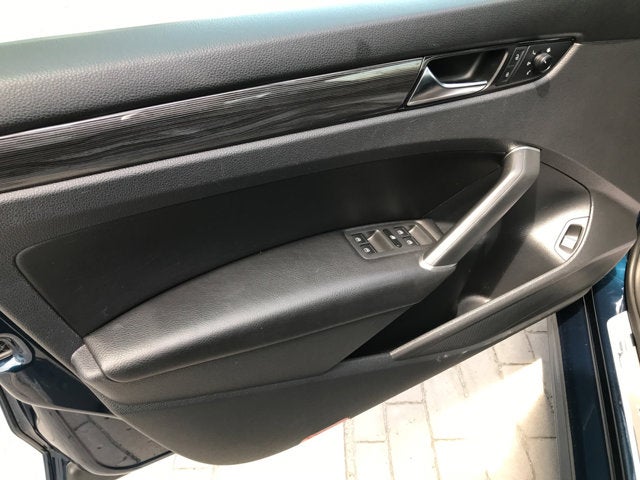 2021 Volkswagen Passat 2.0T R-Line