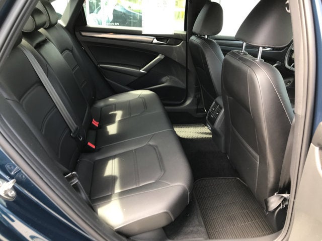 2021 Volkswagen Passat 2.0T R-Line