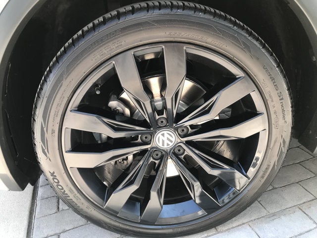 2020 Volkswagen Tiguan SE R-Line Black