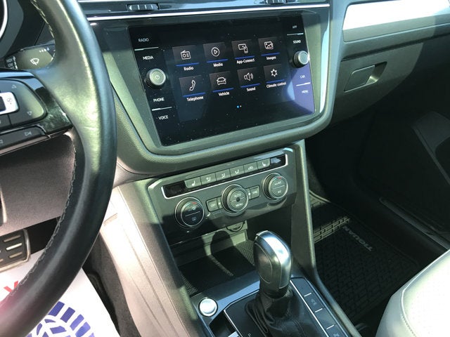 2020 Volkswagen Tiguan SE R-Line Black