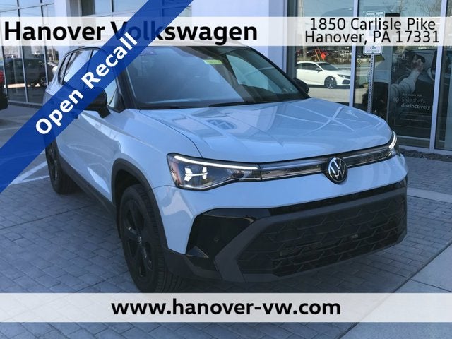 2025 Volkswagen Taos SE Black