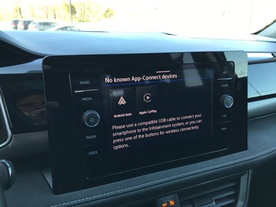 2025 Volkswagen Taos SE Black
