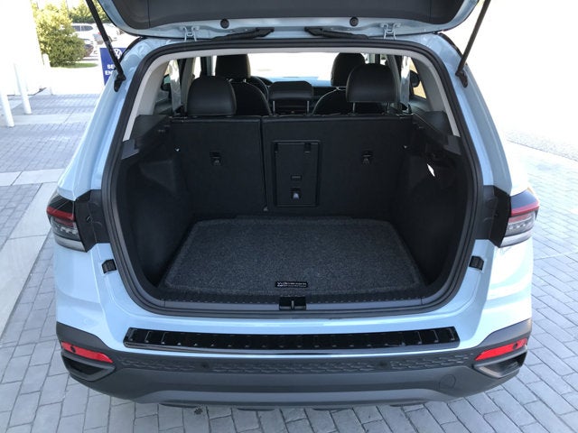 2025 Volkswagen Taos SE Black