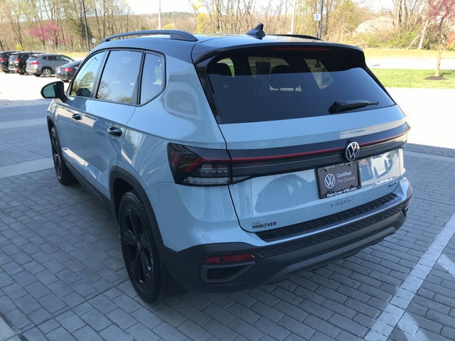 2025 Volkswagen Taos SE Black
