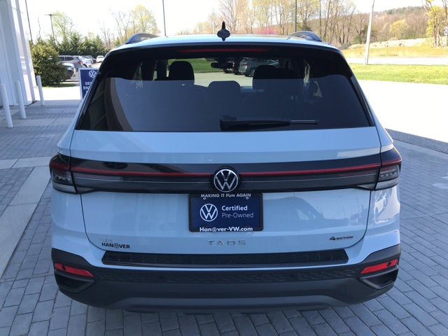 2025 Volkswagen Taos SE Black