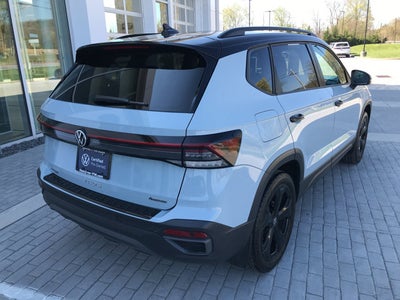 2025 Volkswagen Taos SE Black