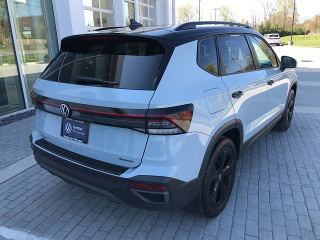 2025 Volkswagen Taos SE Black