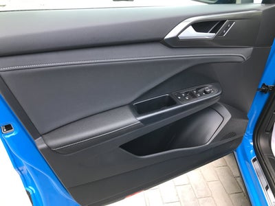 2025 Volkswagen Taos SE Black