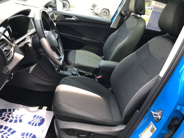 2025 Volkswagen Taos SE Black