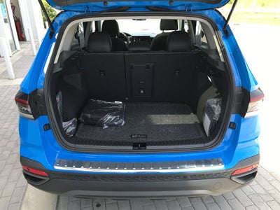 2025 Volkswagen Taos SE Black