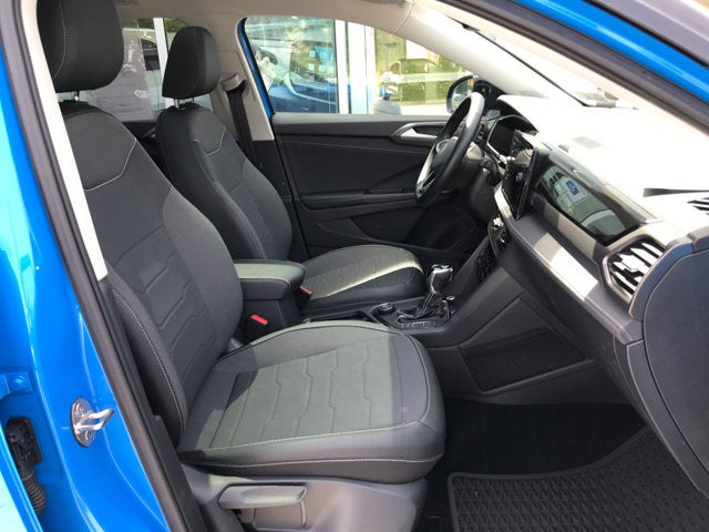 2025 Volkswagen Taos SE Black