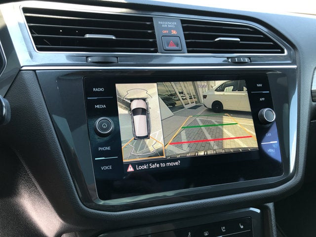 2023 Volkswagen Tiguan SEL R-Line