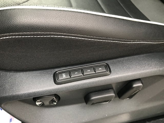 2024 Volkswagen Tiguan SEL R-Line